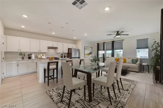 MLS: 2569261 Condo For Sale