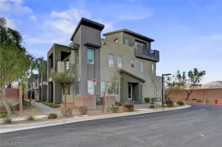 Photo #3: 2569261 Listing