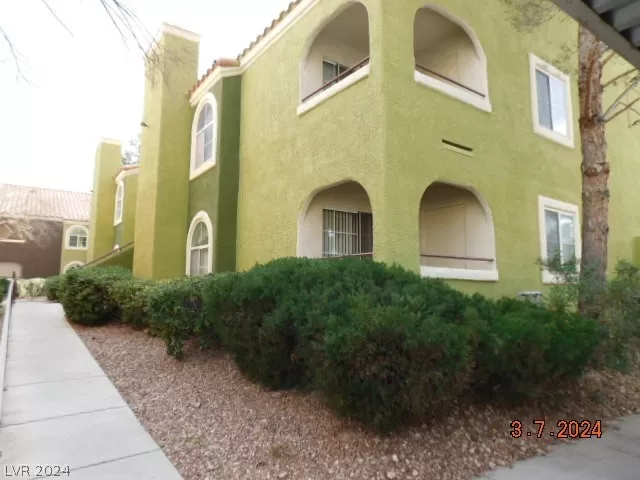 MLS: 2569266 Condo For Sale