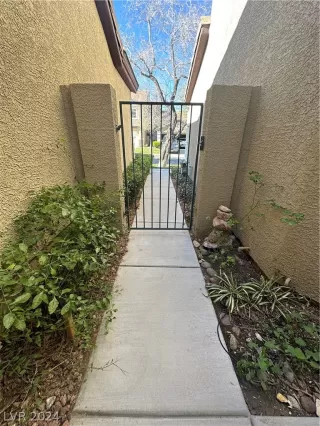 Photo #3: 2569271 Listing 
