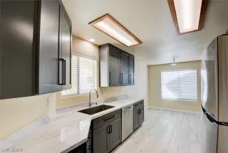 Photo #6: 2569288 Listing