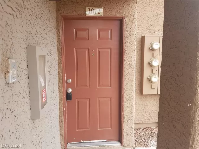 MLS: 2569309 Condo For Sale