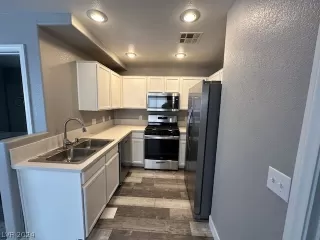 Photo #3: 2569321 Listing