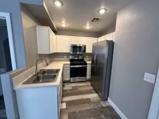 Photo #4: 2569321 Listing