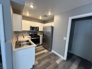 Photo #5: 2569321 Listing