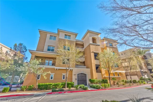 MLS: 2569358 Condo For Sale