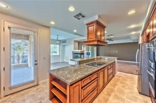 Photo #6: 2569358 Listing