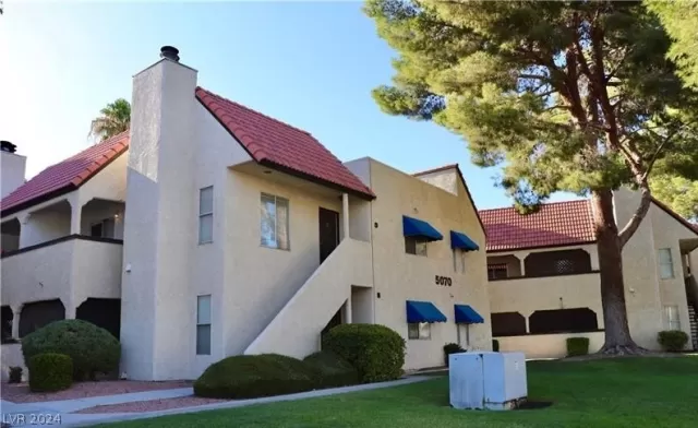 MLS: 2569364 Condo For Sale