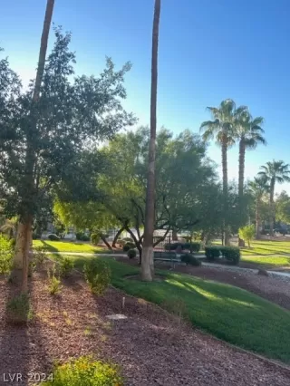 Photo #4: 2569383 Listing