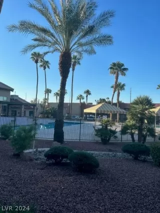 Photo #5: 2569383 Listing