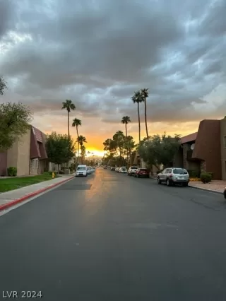 Photo #6: 2569383 Listing