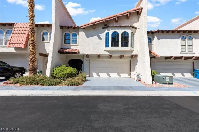 MLS: 2569406 Condo For Sale