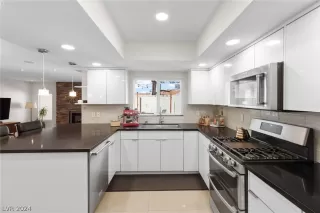 Photo #3: 2569406 Listing 