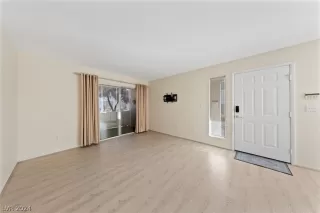 Photo #3: 2569412 Listing