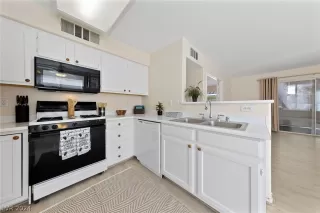 Photo #4: 2569412 Listing