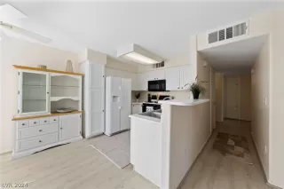 Photo #5: 2569412 Listing