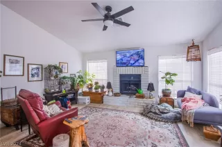 Photo #4: 2569429 Listing 