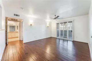 Photo #4: 2569471 Listing