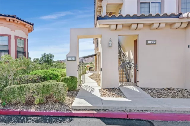 MLS: 2569485 Condo For Sale