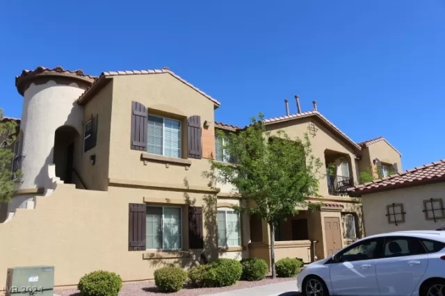 MLS: 2569507 Condo For Sale