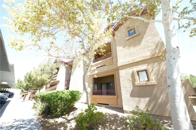 MLS: 2569509 Condo For Sale