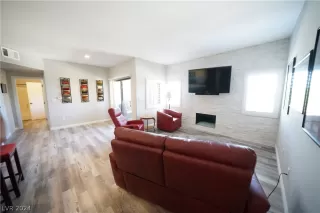 Photo #1: 2569509 Listing 