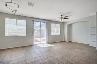 Photo #3: 2569517 Listing