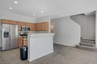 Photo #4: 2569517 Listing