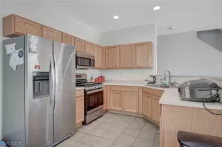 Photo #5: 2569517 Listing