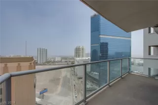 Photo #4: 2569541 Listing