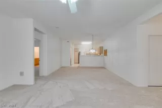 Photo #4: 2569560 Listing