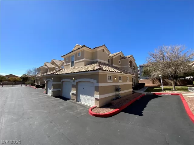 MLS: 2569566 Condo For Sale