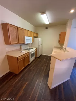 Photo #3: 2569566 Listing 