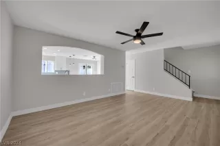 Photo #2: 2569584 Listing