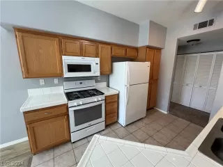 Photo #3: 2569604 Listing