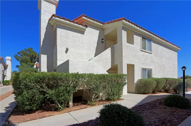 MLS: 2569616 Condo For Sale