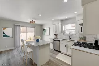 Photo #2: 2569643 Listing 