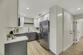 Photo #1: 2569657 Listing