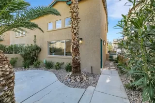 Photo #3: 2569657 Listing