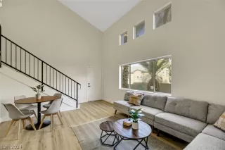 Photo #6: 2569657 Listing