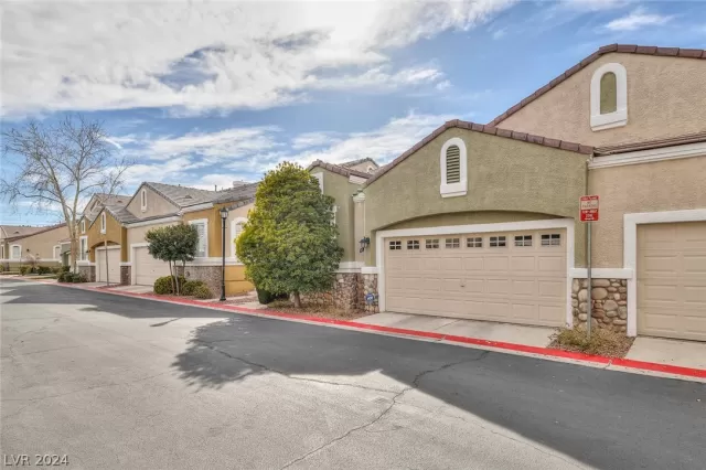 MLS: 2569667 Condo For Sale