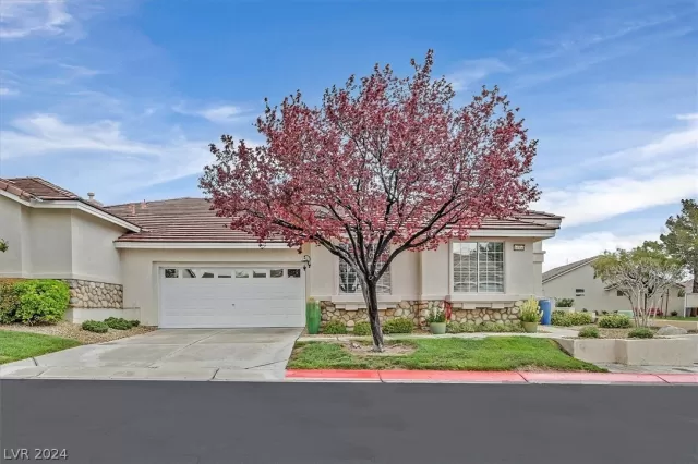 MLS: 2569671 Condo For Sale