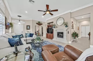 Photo #4: 2569671 Listing