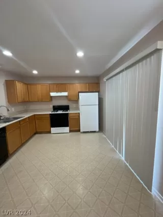 Photo #4: 2569673 Listing