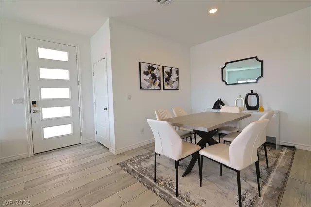 MLS: 2569679 Condo For Sale