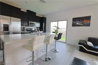 Photo #2: 2569679 Listing 