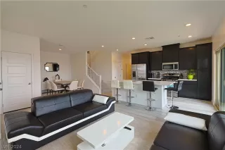 Photo #5: 2569679 Listing 