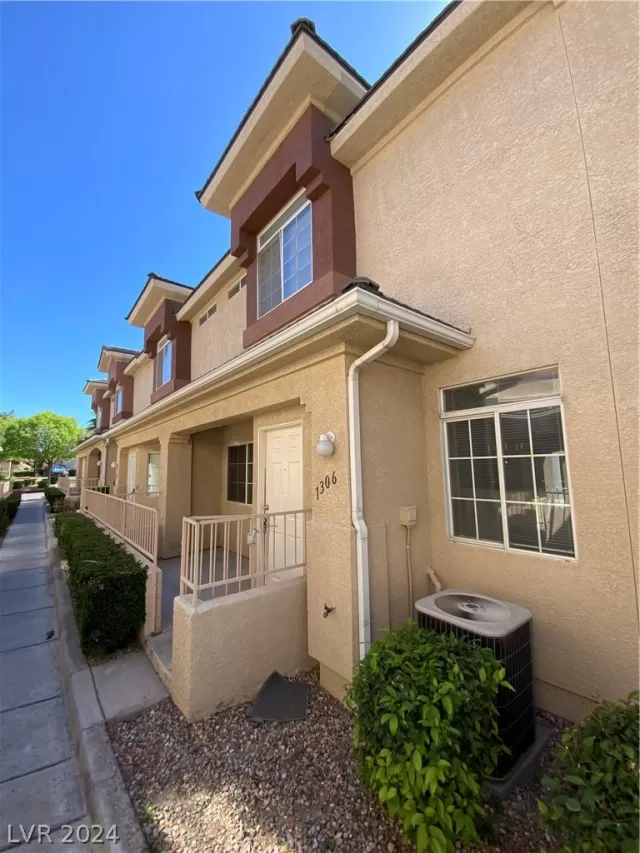 MLS: 2569685 Condo For Sale