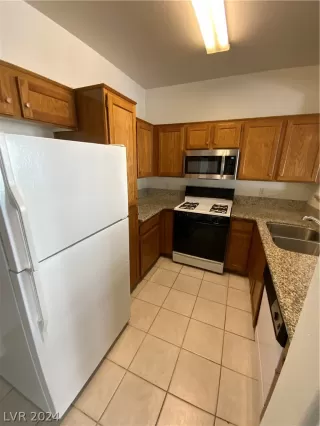 Photo #3: 2569685 Listing 