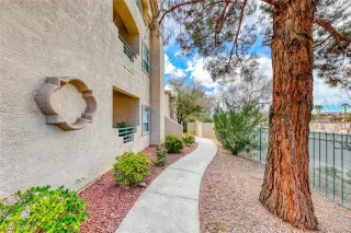 Photo #3: 2569730 Listing